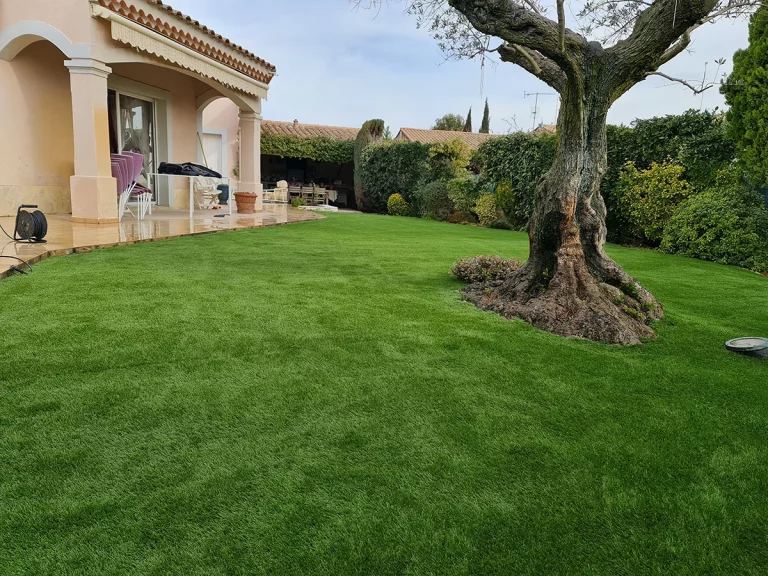 Pose pelouse artificielle – Avignon,  Vaucluse