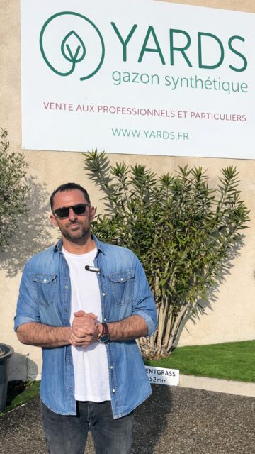 🚪ON VOUS OUVRE LES PORTES
Matthieu, co-fondateur de Yards, vous fait visiter les showrooms @yardsgazonsynthetique et dévoile les toutes nouvelles références produits. Spoiler : ça va vous donner envie de refaire votre jardin ce week-end.

Parce que chez Yards, on ne vend pas juste du gazon. On crée des espaces où il fait bon vivre. Et ça, c'est encore mieux quand on vous le montre en vrai.

📍 Venez toucher la différence 🌿
📞 09 83 51 11 98
🔗 yards.fr (lien en bio)
———————
YARDS Gazon synthétique
L’élégance au service de votre jardin

#YardsGazonSynthétique #ShowroomTour #GazonSynthétique #AménagementExtérieur #NouveautéJardin