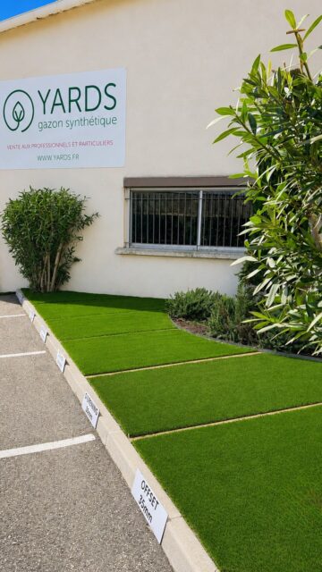😎 SHOWROOM YARDS
On peut vous montrer mille photos… rien ne remplace la sensation sous les pieds. 🦶

Dans notre showroom des Angles, vous pouvez toucher, comparer, vous projeter et repartir avec les conseils de notre équipe pour votre jardin, terrasse, balcon ou bord de piscine.

Gazon synthétique, murs végétaux, outils et équipements de pose : tout est là. Plus qu'à venir. ☀️

📍Retrouvez nous au 275 Rue du Grand Montagne, 30133 Les Angles
———————
YARDS Gazon synthétique
L’élégance au service de votre jardin

#Showroom #LesAngles #Gard #GazonSynthétique #PelouseArtificielle
