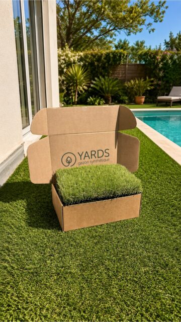 ☀️ PAS LE DROIT AU HASARD

Avec le pack d’échantillons @yardsgazonsynthetique, vous recevez nos modèles de gazon synthétique directement chez vous, pour comparer les textures, les couleurs et le rendu à la vraie lumière de votre extérieur.

Vous testez, vous choisissez votre pelouse artificielle préférée… et le pack est intégralement remboursé lors de votre prochaine commande.

Bref, le seul risque, c’est d’avoir envie de refaire tout le jardin pour l’été. 🌿

👉 Commandez votre pack d’échantillons sur yards.fr (lien en bio)

———————
YARDS Gazon synthétique
L’élégance au service de votre jardin

#GazonSynthétique #PelouseArtificielle #Echantillons #AmenagementExterieur #yards