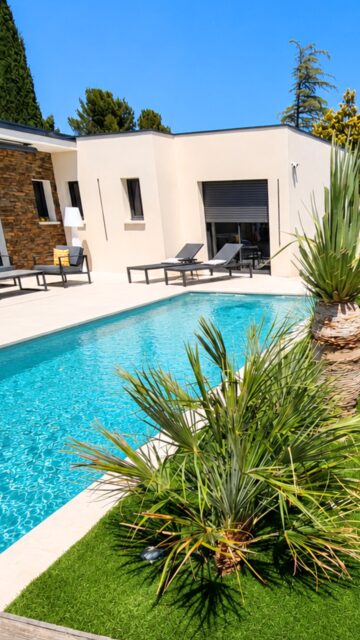 😎 TRANSFORMATION DANS LE GARD
Pour cette réalisation à Laudun, dans le Gard, le modèle Backspin 45 mm a été choisi pour son confort, sa densité et son rendu premium 🌿 Merci à nos clients pour leur confiance sur ce beau projet 💚

👉 Retrouvez toutes nos réalisations sur notre site internet (lien en bio)
———————
YARDS Gazon synthétique
L’élégance au service de votre jardin

#transformation #Gard #GazonSynthétique #AmenagementJardin #Yards