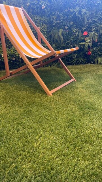 🚪 SPOILER : VOUS N’ALLEZ PAS JUSTE “PASSER VOIR”
Au départ, c’est une simple visite du showroom. À l’arrivée, vous repartez avec 14 idées d’aménagement extérieur et une envie de refaire tout le jardin 😅

Sur place, Julien et Matthieu vous accompagnent avec des conseils sur mesure pour choisir les bonnes références selon votre projet : jardin, terrasse, balcon ou bord de piscine 🌿

📍 275 Rue du Grand Montagne, 30133 Les Angles
🕘 Ouvert du lundi au vendredi : 8h-12h / 13h30-17h30

——————— YARDS Gazon synthétique L’élégance au service de votre jardin

#showroomyards #lesangles #amenagementexterieur #GazonSynthétique #yards