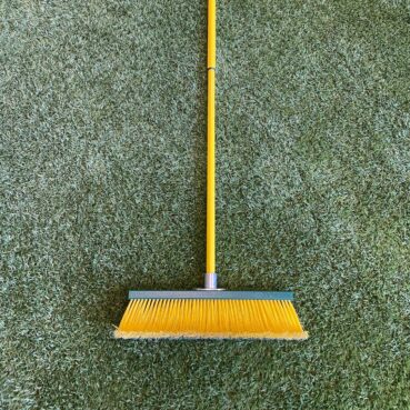 balai-telescopique-pour-gazon-artificiel-yards-gazon-synthetique