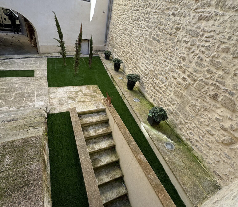 amenagement-jardin-uzes-gard-gazon-synthetique-bentgrass-52mm-yards