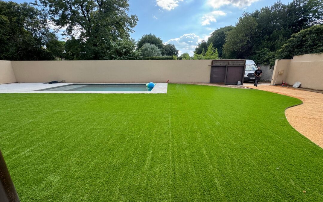 pose-gazon-synthetique-uzes-yards