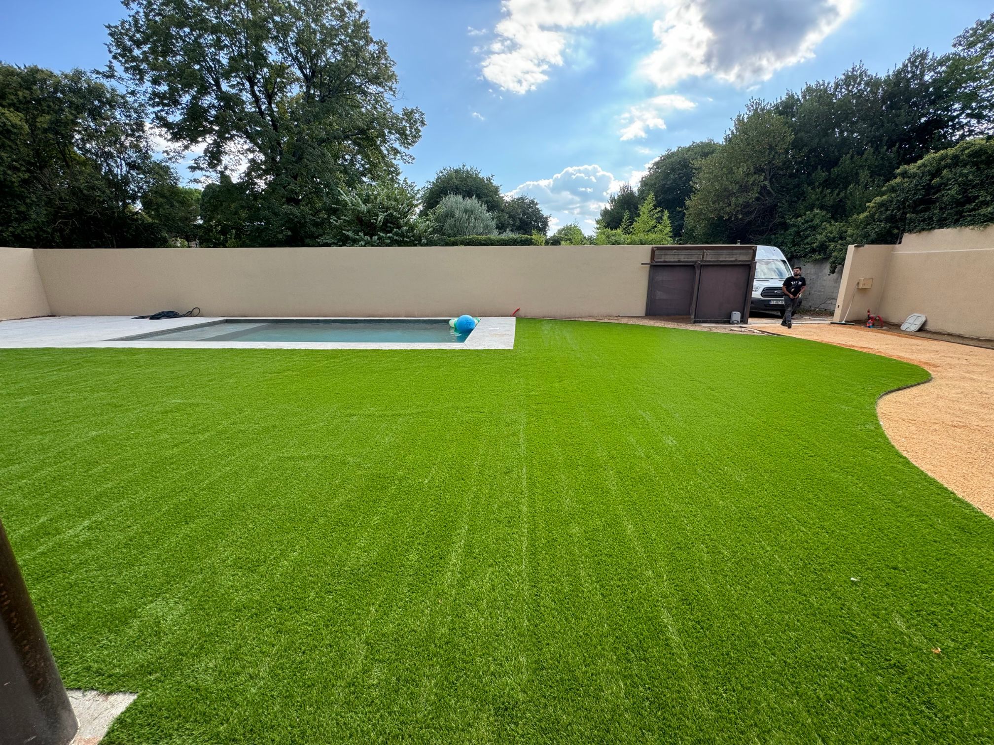 pose-gazon-synthetique-uzes-yards