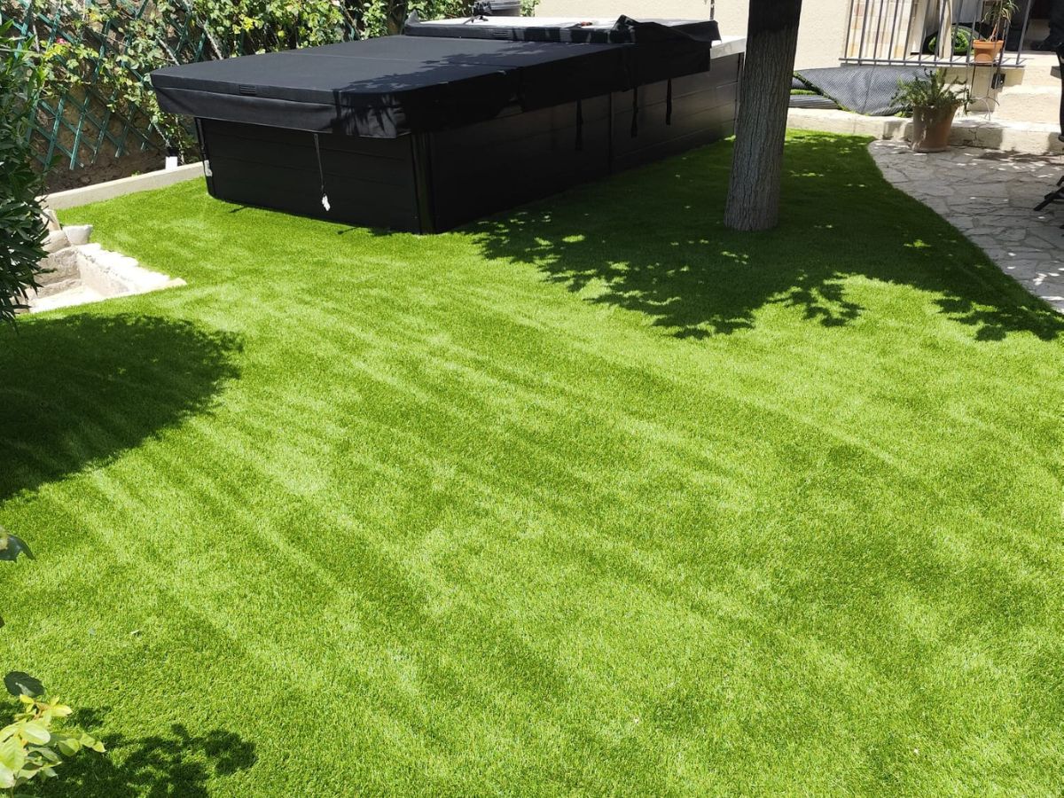 installation-gazon-synthetique-uzes-gard-yards2
