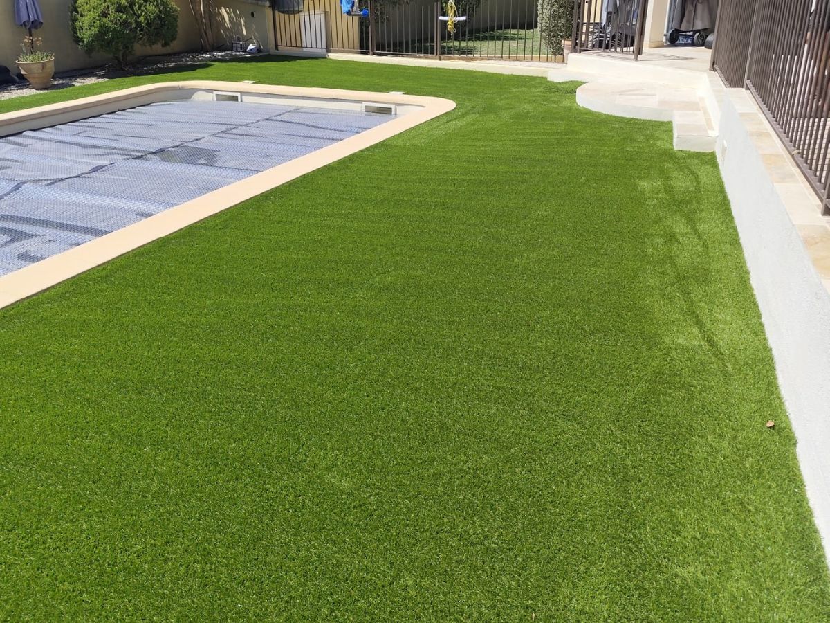 pose-gazon-artificiel-richerenches-vaucluse-yards